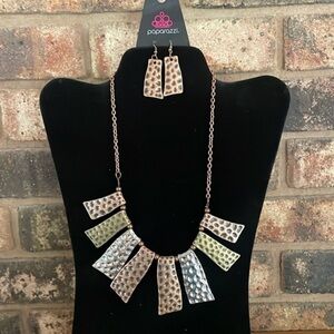 Paparazzi NWT mixed metal tone necklace and earring set